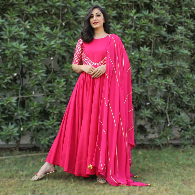 pink chex lehariya gown with dupatta